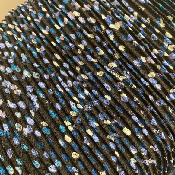 Banana Republic - Size 10 - Navy blue skirt w/multi colour polka dots - not worn - Picture 5 of 7